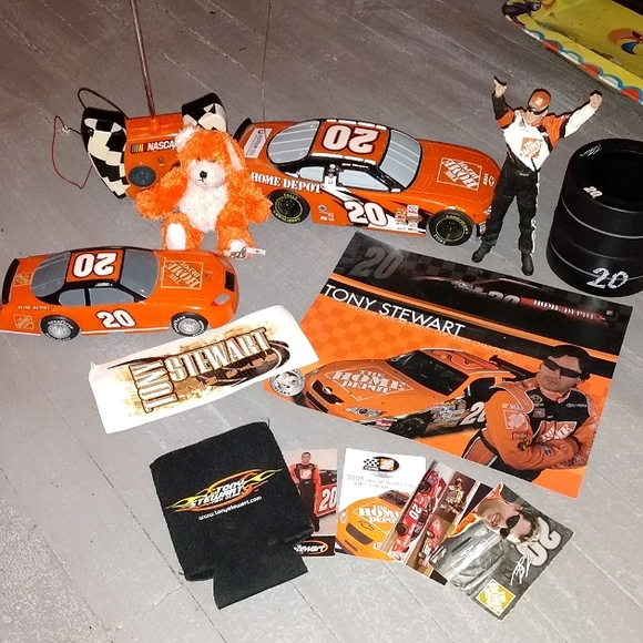 Nascar Tony Stewart - Picture 1 of 3